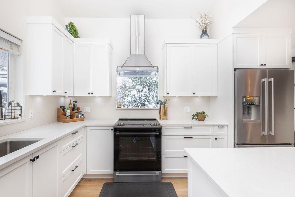 Mudroom Photo of 6251 Jasper Road, Sechelt, BC