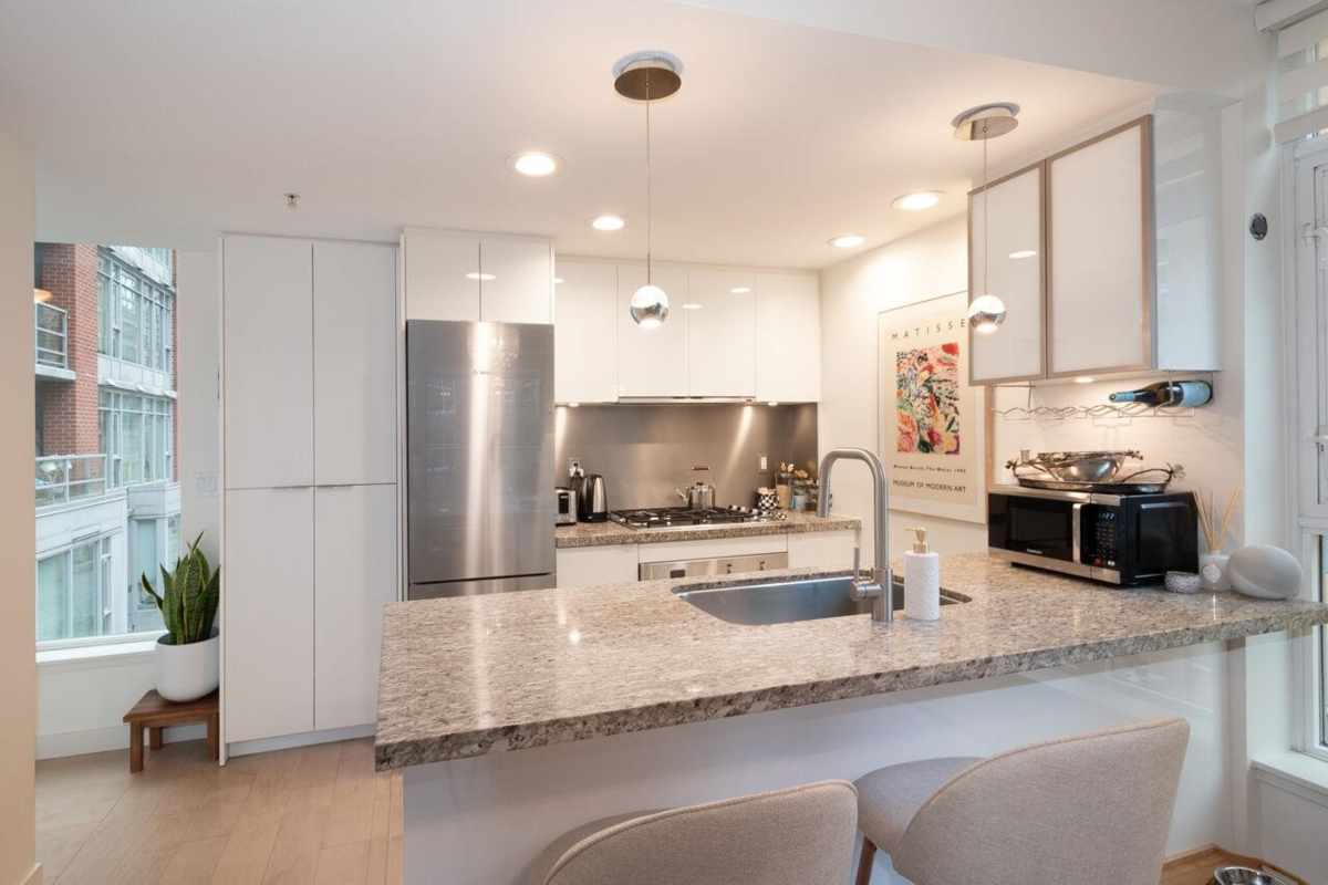 Laundry Room Photo of 406 1133 Homer Street, Vancouver, BC