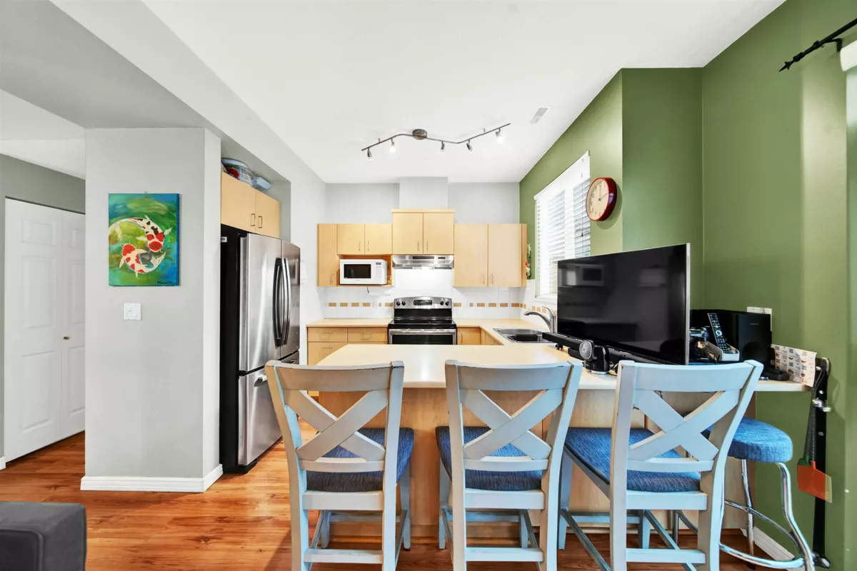 Walk-In Closet Photo of 74 6465 184a Street, Surrey, BC