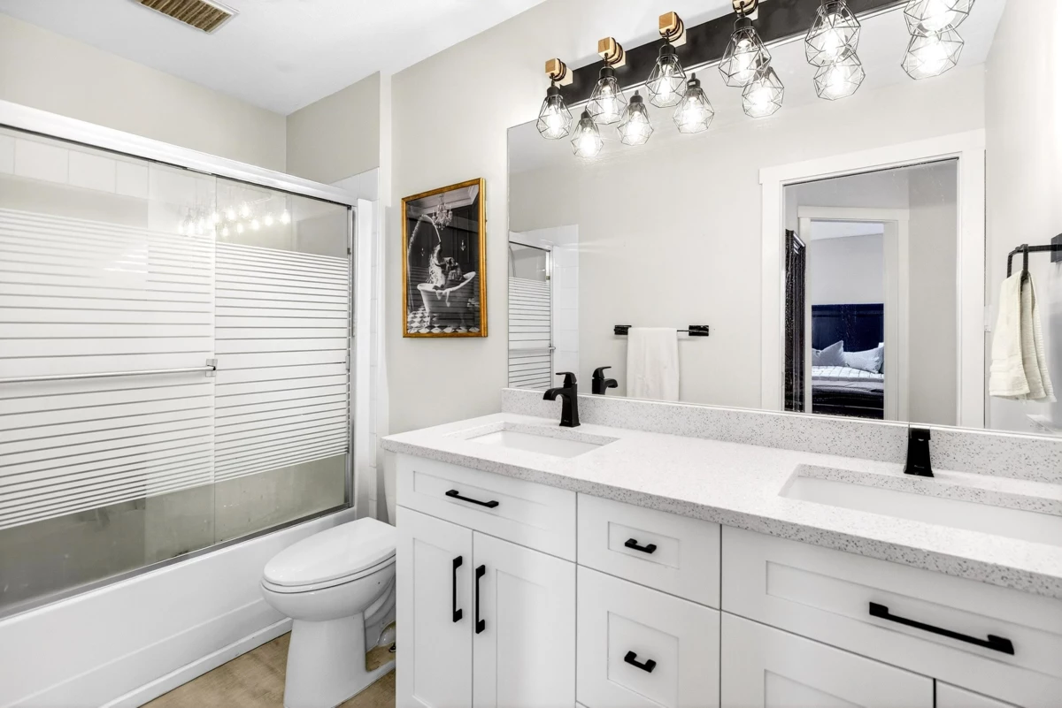 Aerial View of 1065 King George Boulevard, Surrey, BC