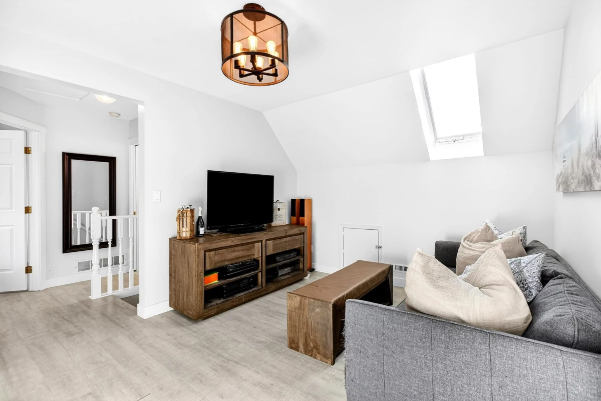 Backyard Photo of 1065 King George Boulevard, Surrey, BC