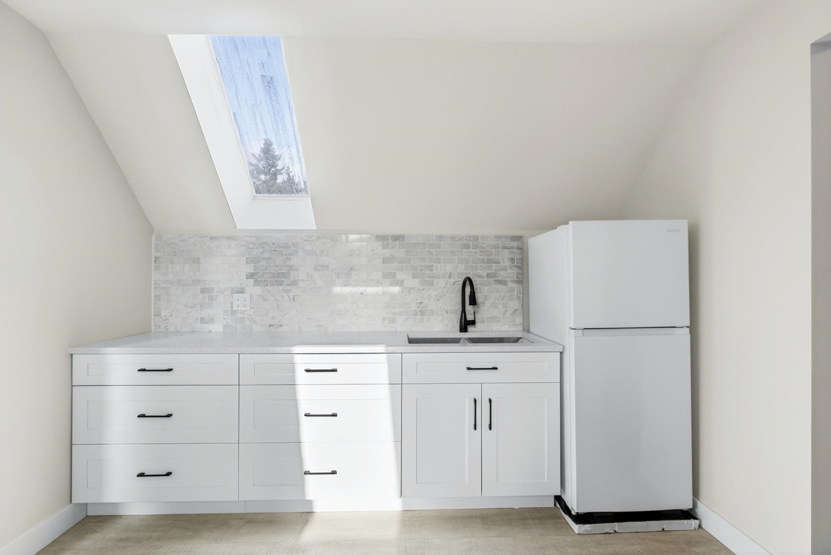 Garden / Landscaping Photo of 1065 King George Boulevard, Surrey, BC