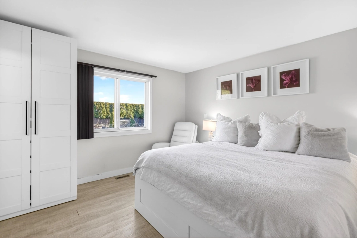 Mudroom Photo of 1065 King George Boulevard, Surrey, BC