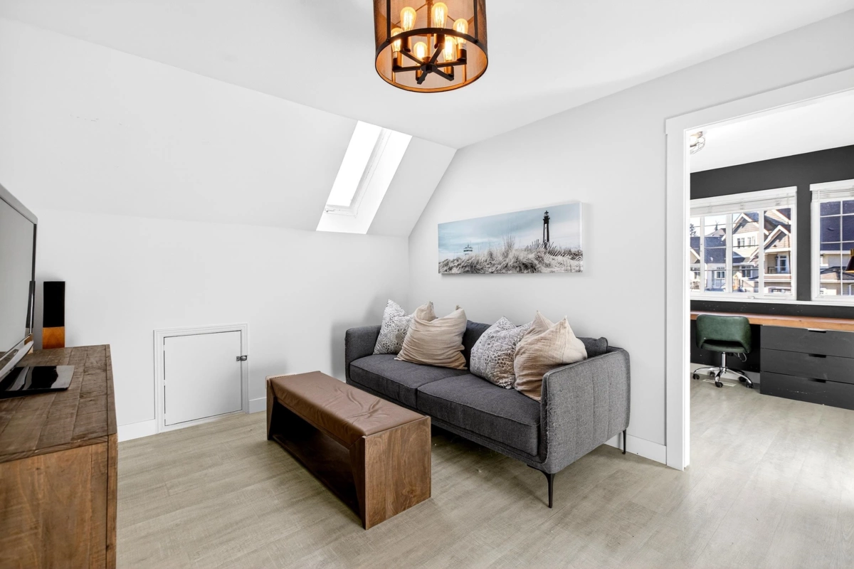 Outdoor Deck Photo of 1065 King George Boulevard, Surrey, BC