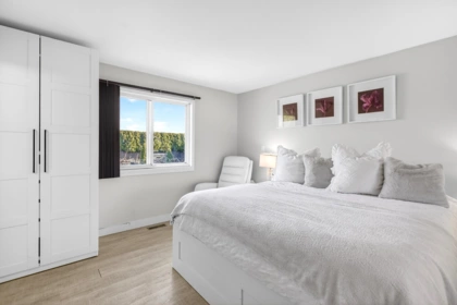 Mudroom Photo of 1065 King George Boulevard, Surrey, BC
