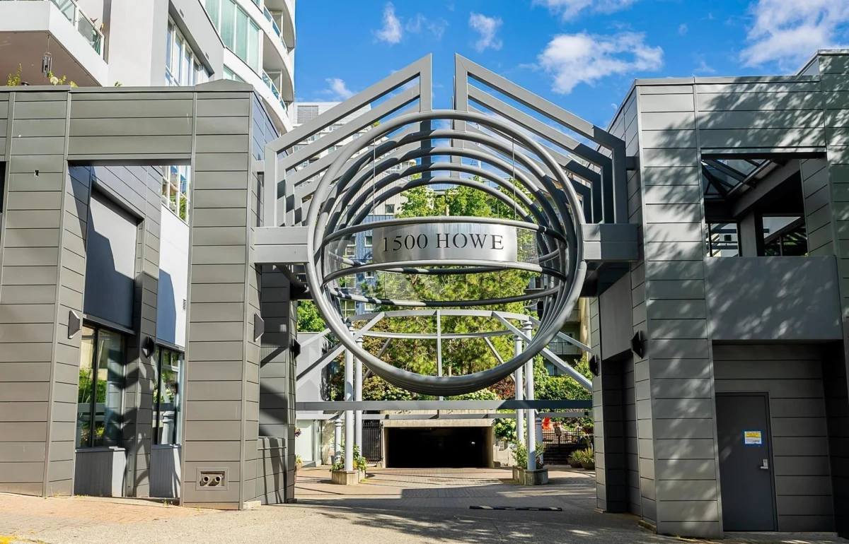 Backyard Photo of 2207 1500 Howe Street, Vancouver, BC