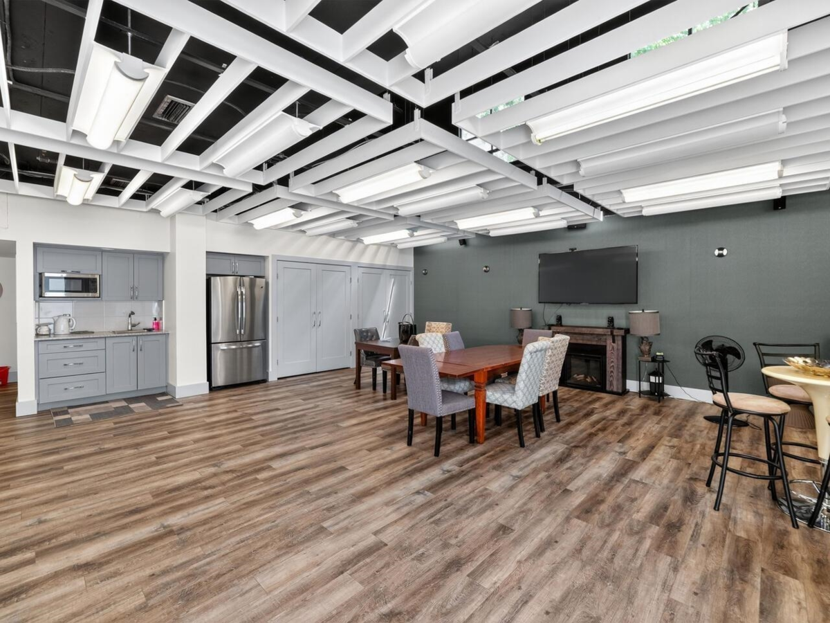 Front Yard Photo of 2207 1500 Howe Street, Vancouver, BC