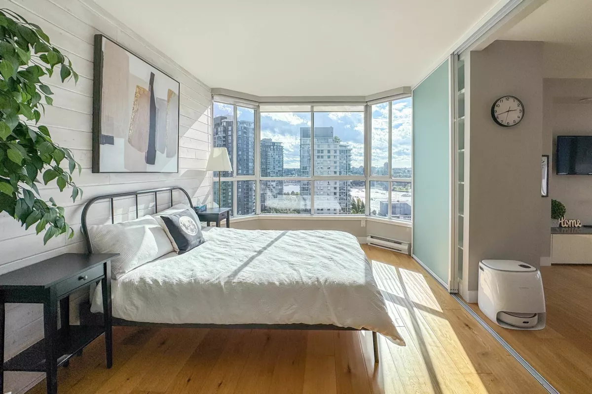 Laundry Room Photo of 2207 1500 Howe Street, Vancouver, BC