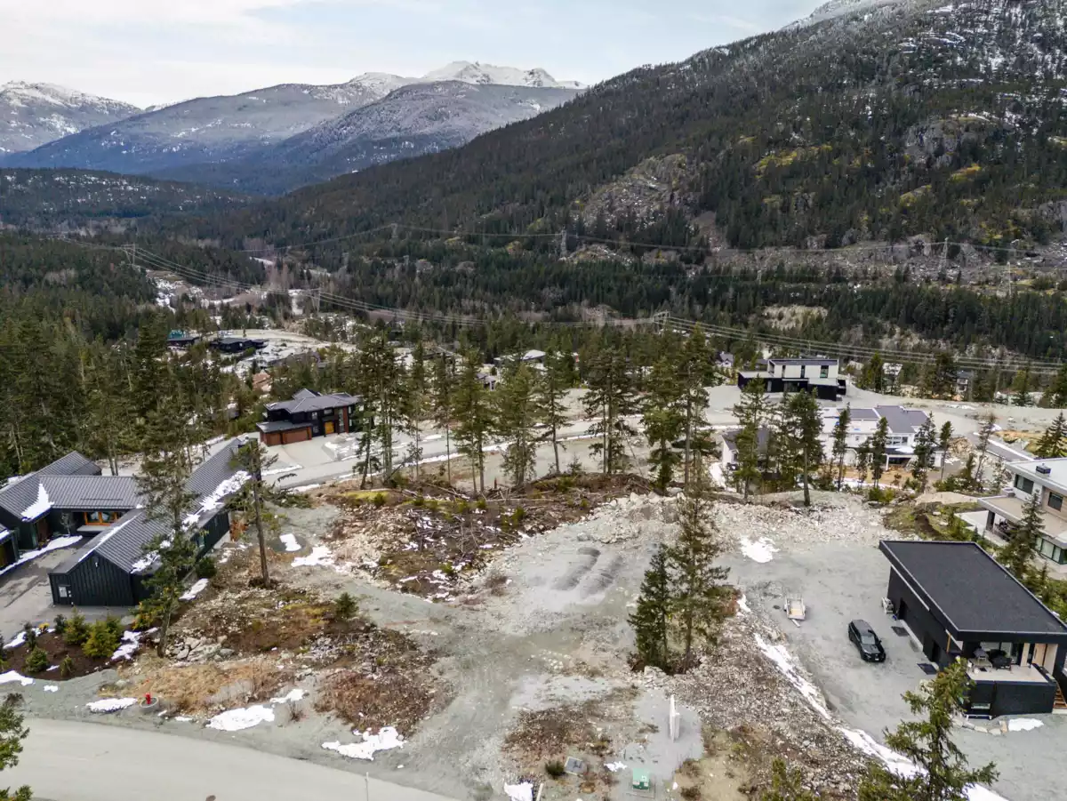 Dining Area Photo of 9308 Steller's Way, Whistler, BC