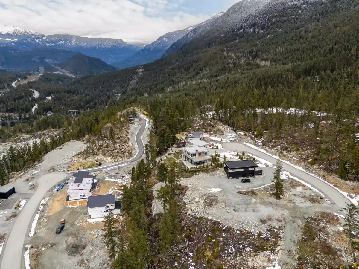 Kitchen Island Photo of 9308 Steller's Way, Whistler, BC