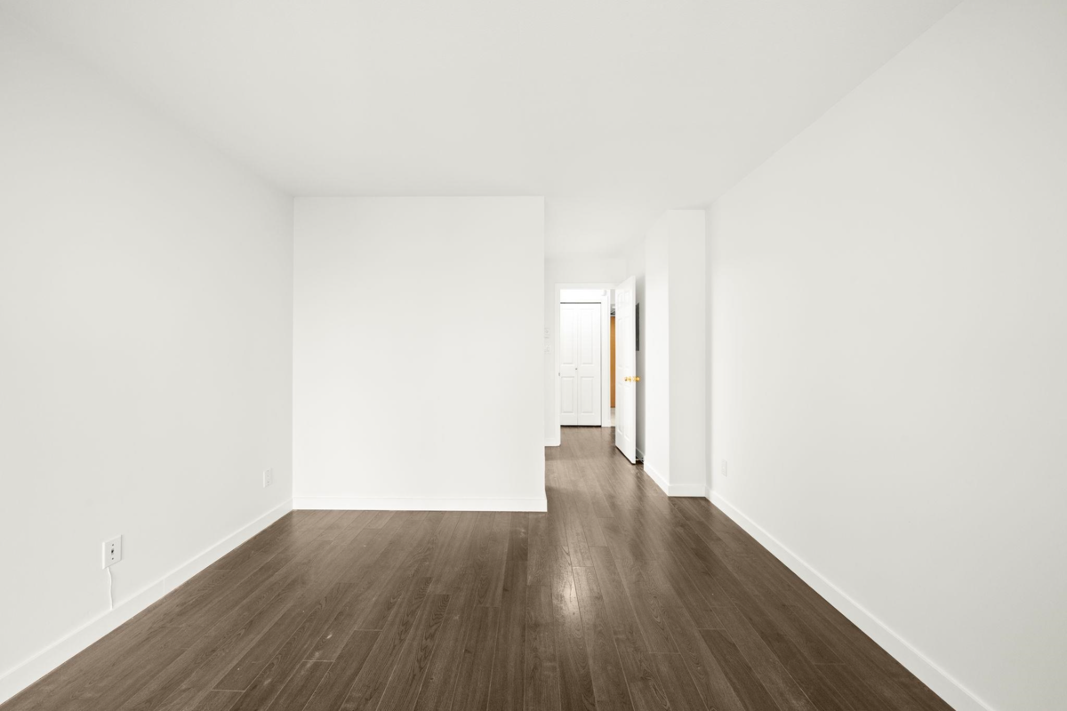 Basement Recreation Room Photo of 1101 9623 Manchester Drive, Burnaby, BC