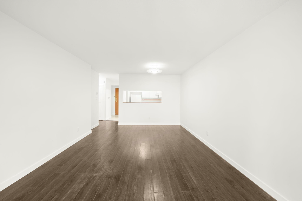 Breakfast Nook Photo of 1101 9623 Manchester Drive, Burnaby, BC