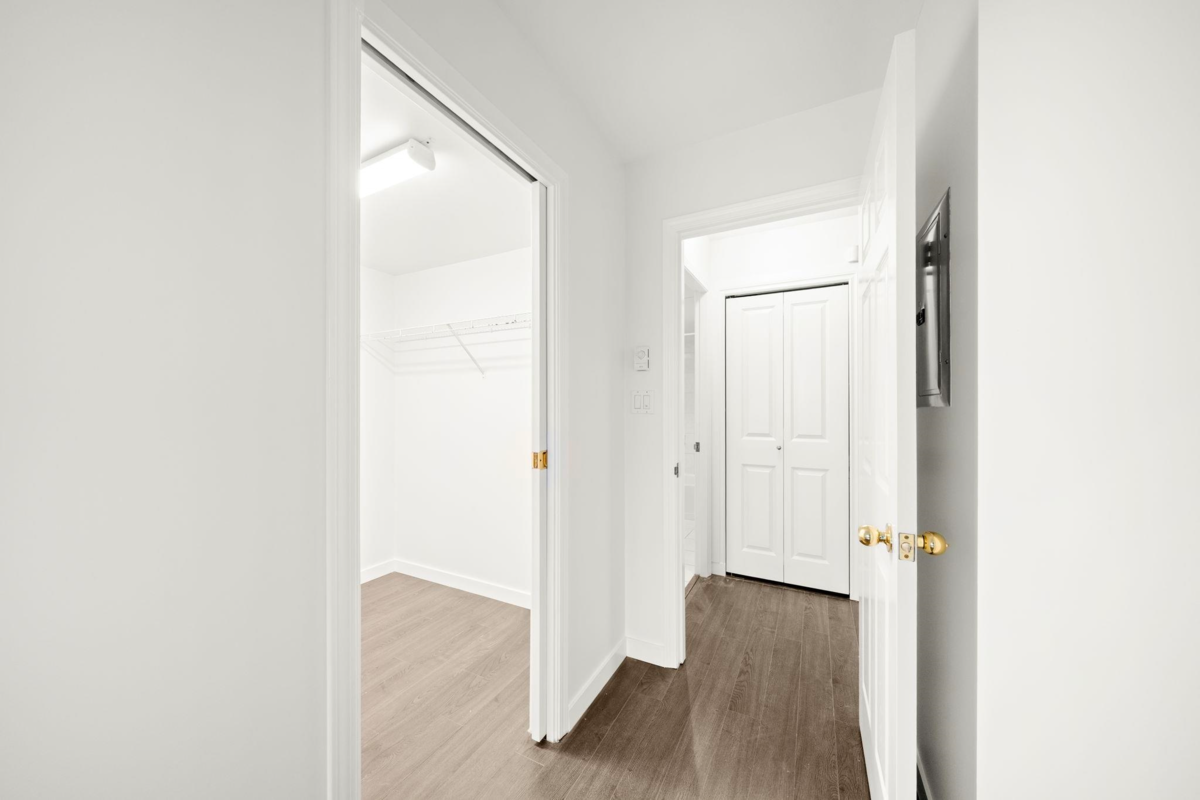 Mudroom Photo of 1101 9623 Manchester Drive, Burnaby, BC
