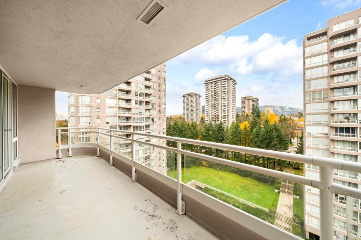 Staircase Photo of 1101 9623 Manchester Drive, Burnaby, BC