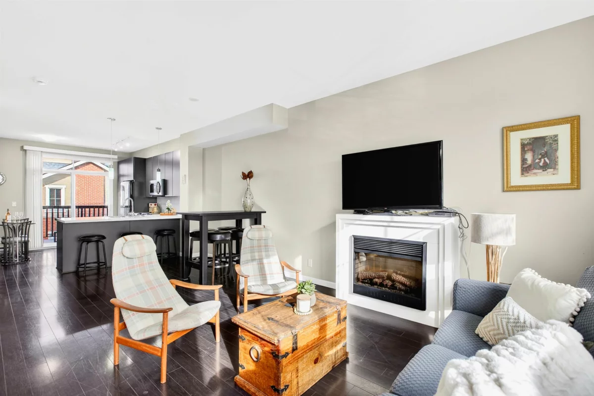 Breakfast Nook Photo of 6 19505 68a Avenue, Surrey, BC