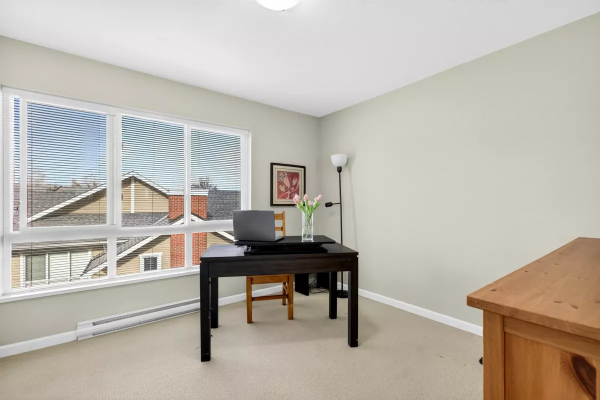 Guest Bathroom Photo of 6 19505 68a Avenue, Surrey, BC