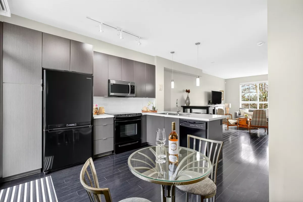 Living Room Photo of 6 19505 68a Avenue, Surrey, BC