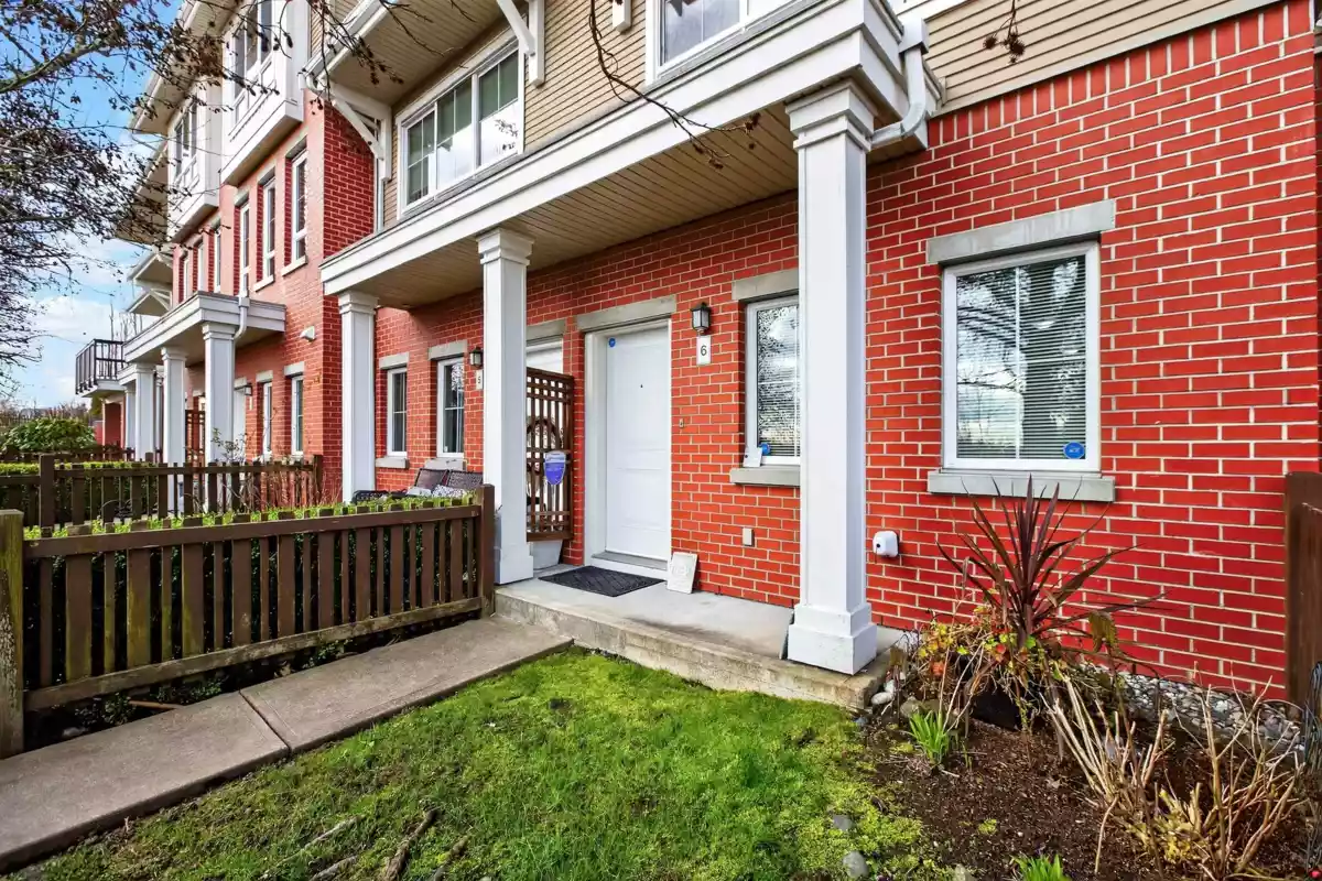 Mudroom Photo of 6 19505 68a Avenue, Surrey, BC