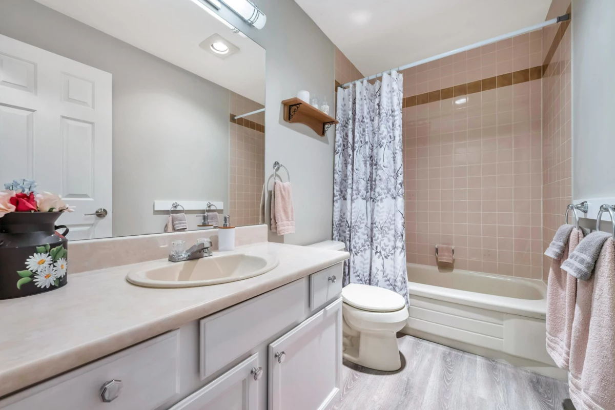 Loft / Bonus Room Photo of 306 14950 Thrift Avenue, White Rock, BC