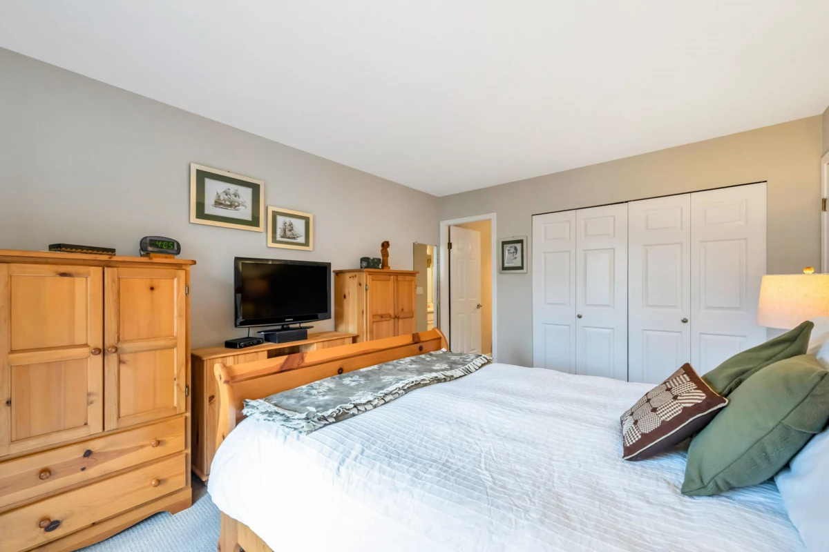 Mudroom Photo of 306 14950 Thrift Avenue, White Rock, BC