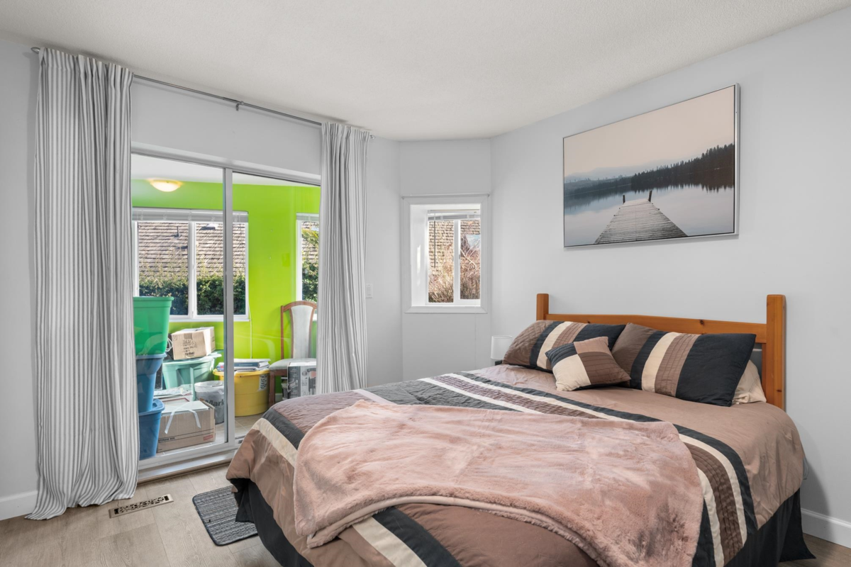 Hallway Photo of 1480 View Crescent, Delta, BC