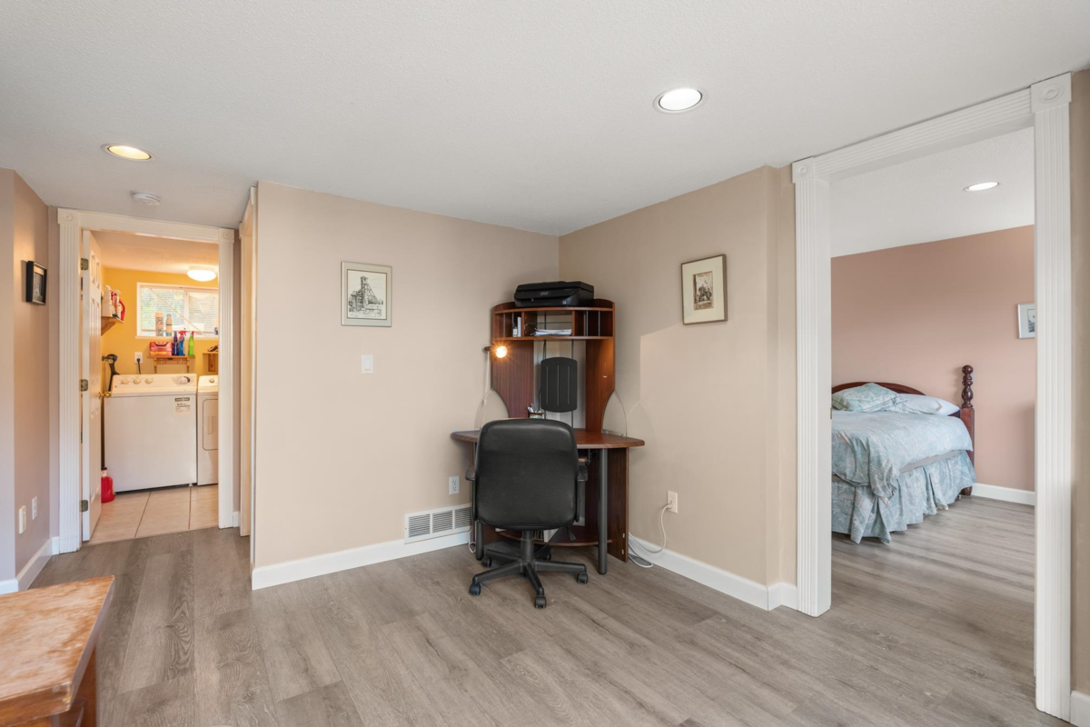 Office / Den Photo of 1480 View Crescent, Delta, BC