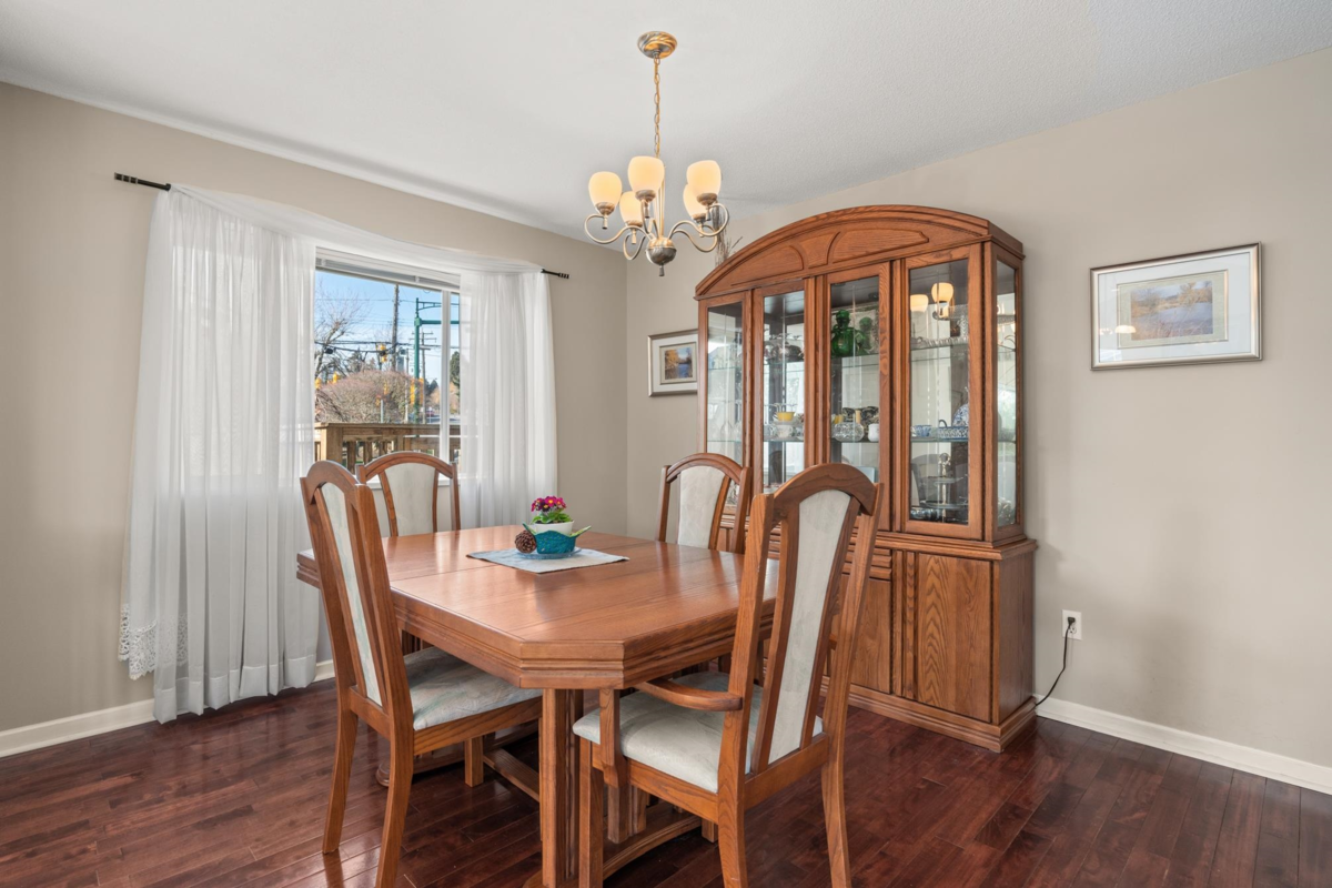Primary Bathroom Photo of 1480 View Crescent, Delta, BC