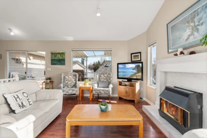 Breakfast Nook Photo of 1480 View Crescent, Delta, BC