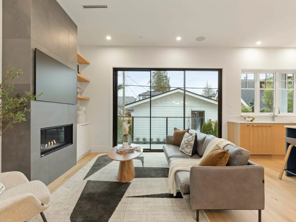 Family Room Photo of 2 3919 W 18th Avenue, Vancouver, BC