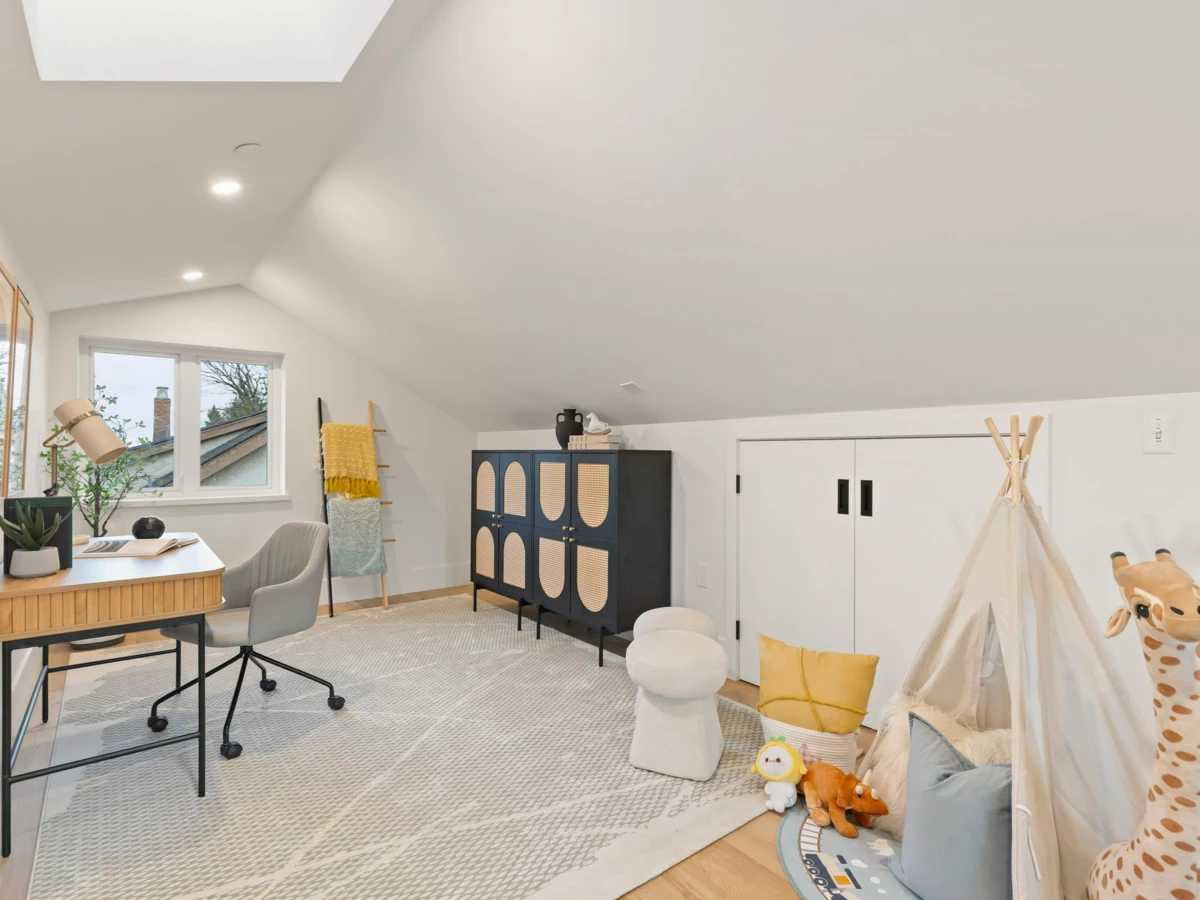 Garage Interior Photo of 2 3919 W 18th Avenue, Vancouver, BC