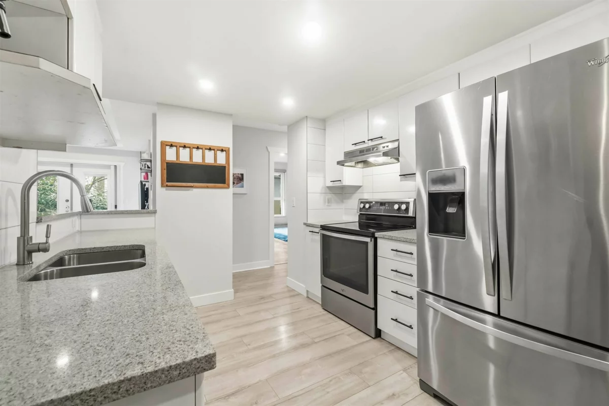 Kitchen Island Photo of 104 1423 Brunette Avenue, Coquitlam, BC