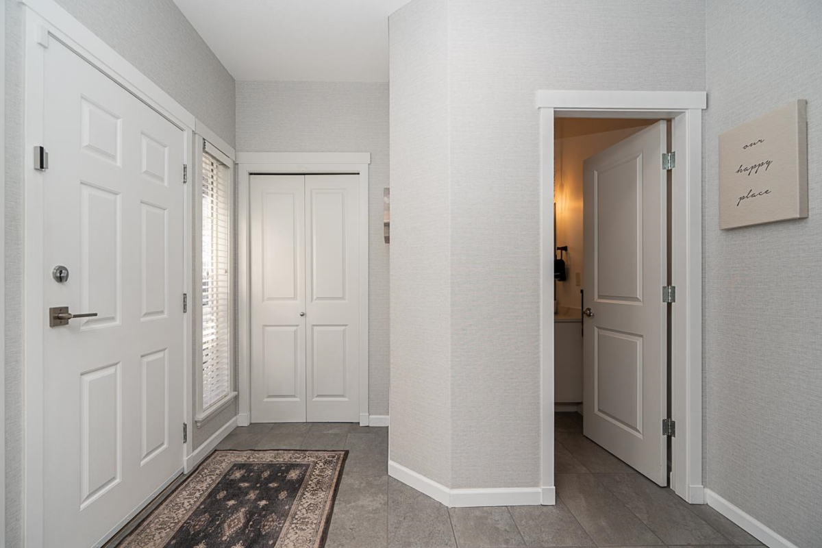 Family Room Photo of 18947 71a Avenue, Surrey, BC