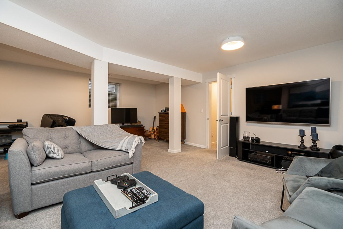 Garage Interior Photo of 18947 71a Avenue, Surrey, BC