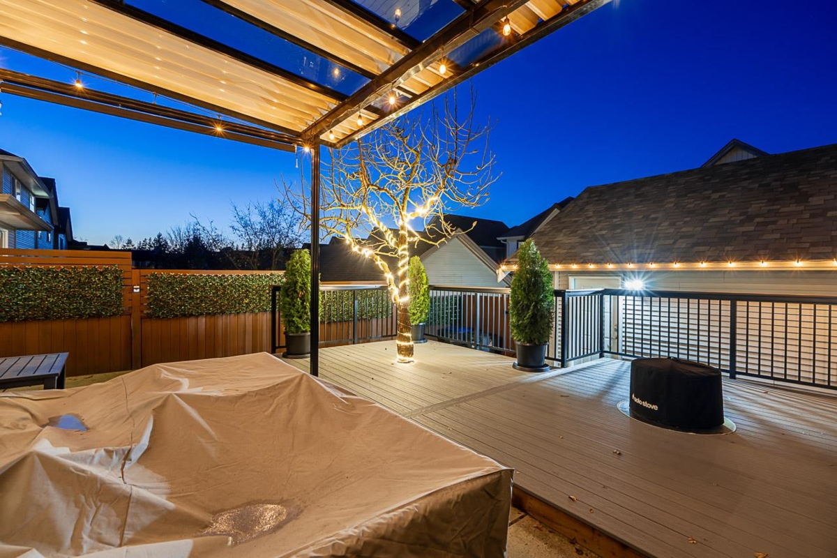 Hot Tub / Spa Photo of 18947 71a Avenue, Surrey, BC