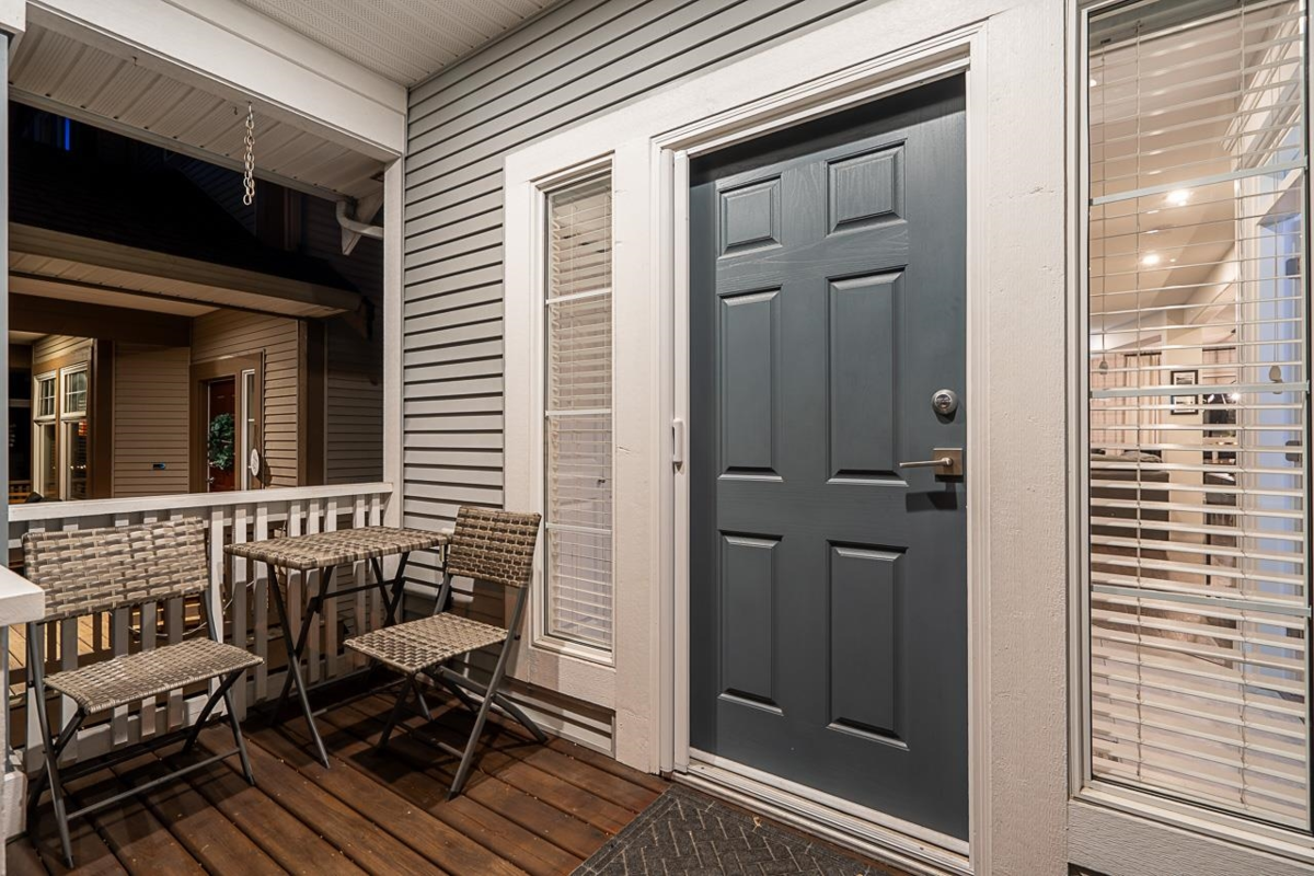 Living Room Photo of 18947 71a Avenue, Surrey, BC