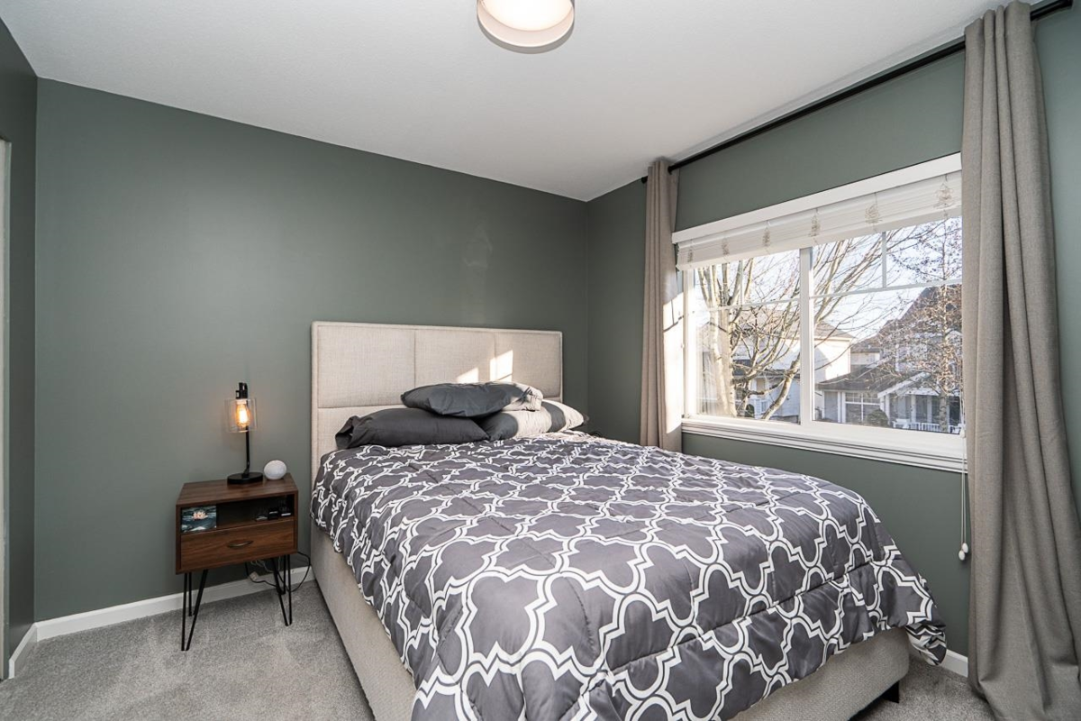 Mudroom Photo of 18947 71a Avenue, Surrey, BC