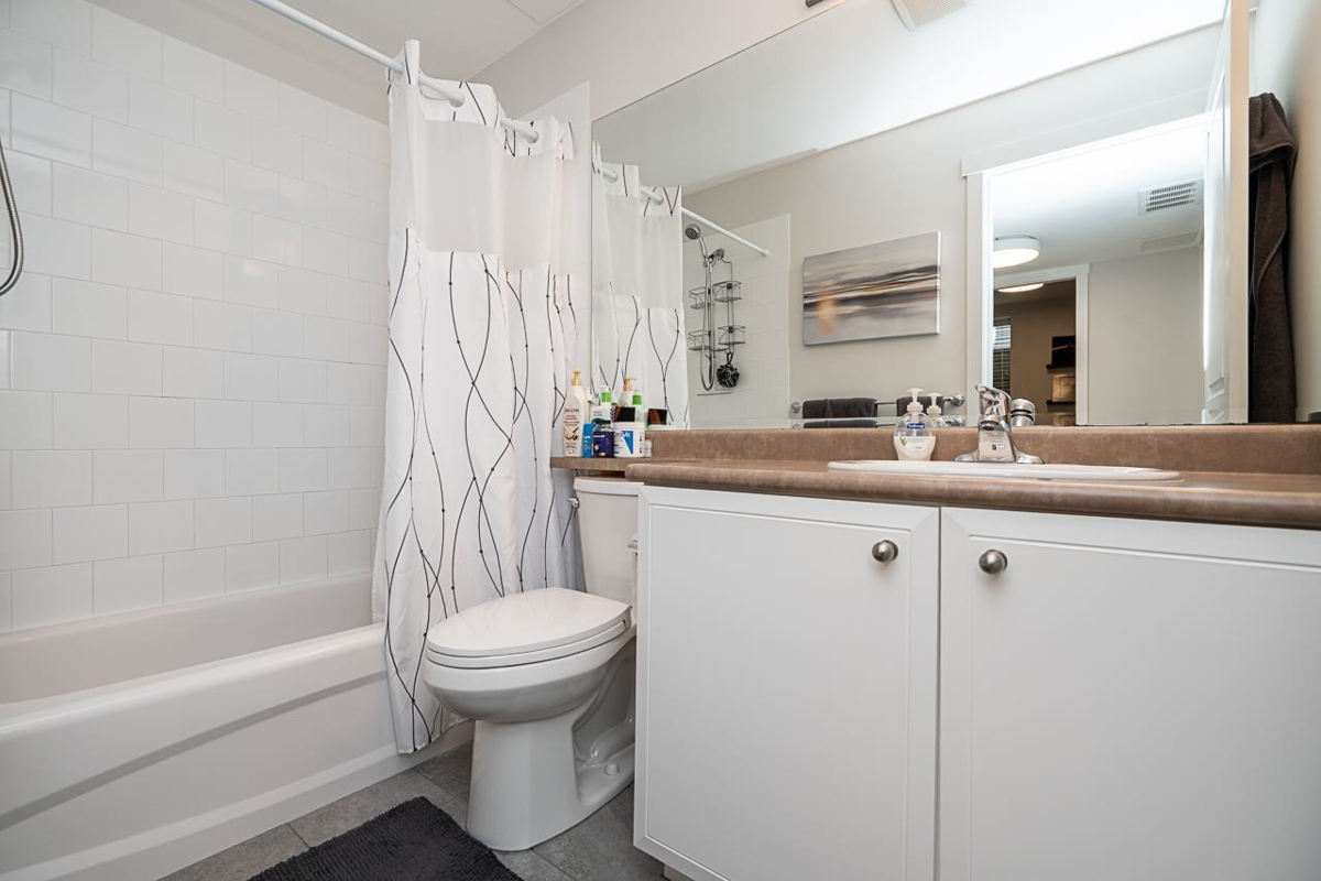 Outdoor Deck Photo of 18947 71a Avenue, Surrey, BC