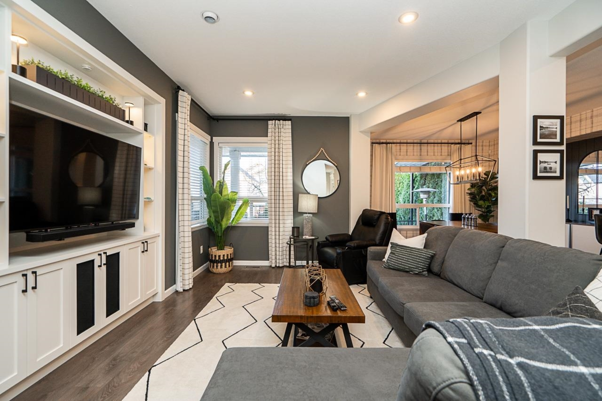 Primary Bathroom Photo of 18947 71a Avenue, Surrey, BC