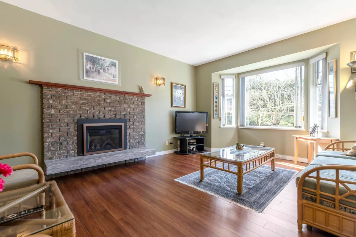 Basement Recreation Room Photo of 1859 Walnut Crescent, Coquitlam, BC