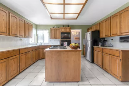 Breakfast Nook Photo of 1859 Walnut Crescent, Coquitlam, BC