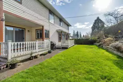 Laundry Room Photo of 1859 Walnut Crescent, Coquitlam, BC