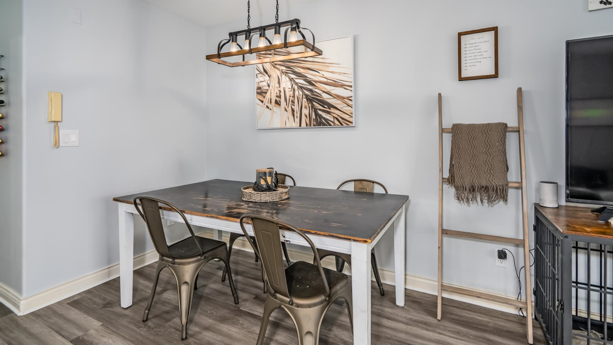 Breakfast Nook Photo of 403 20556 113 Avenue, Maple Ridge, BC