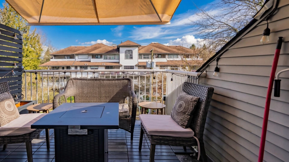 Hallway Photo of 403 20556 113 Avenue, Maple Ridge, BC