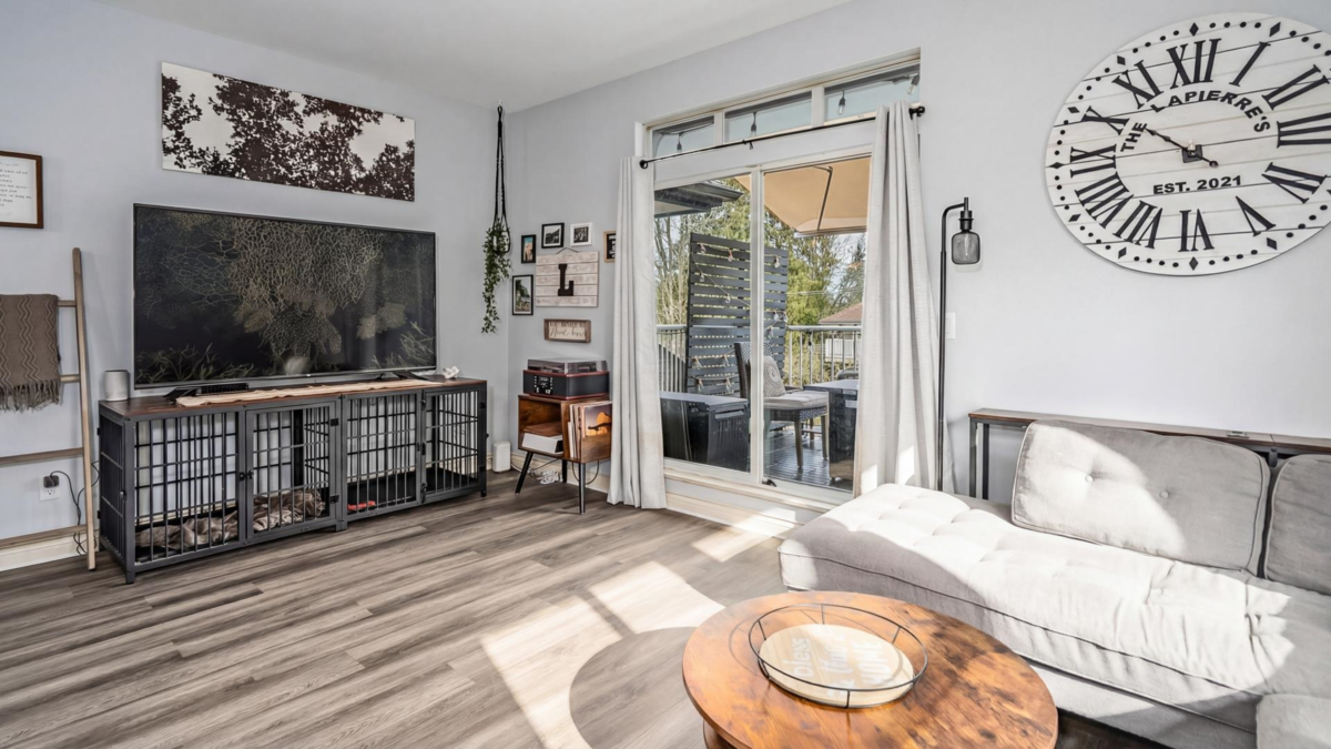Kitchen Island Photo of 403 20556 113 Avenue, Maple Ridge, BC