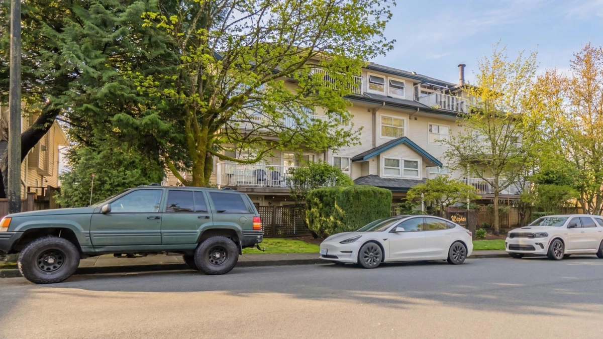 Outdoor Patio Photo of 403 20556 113 Avenue, Maple Ridge, BC