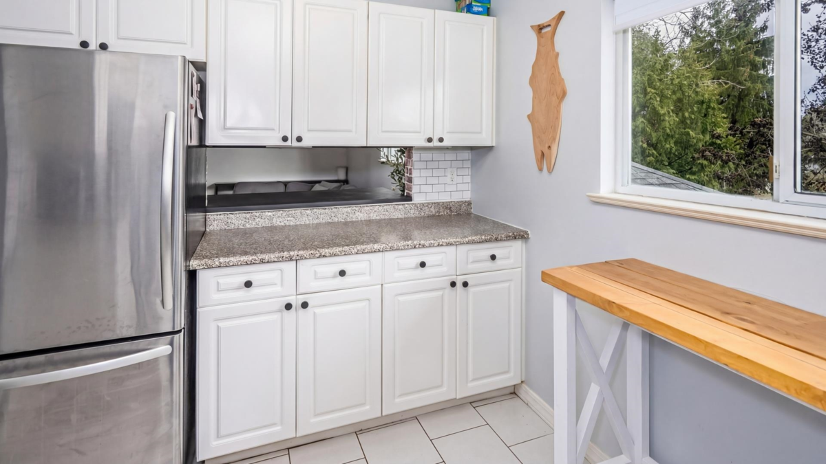 Walk-In Closet Photo of 403 20556 113 Avenue, Maple Ridge, BC