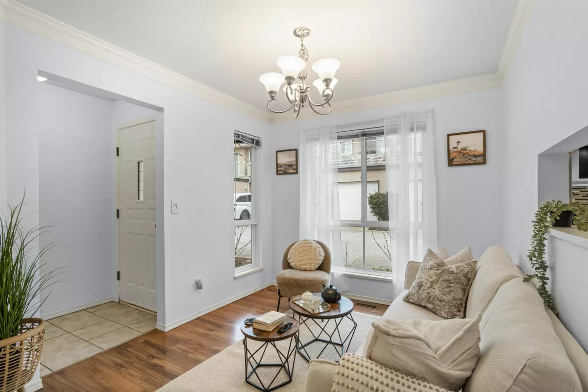 Dining Area Photo of 20 15875 84 Avenue, Surrey, BC