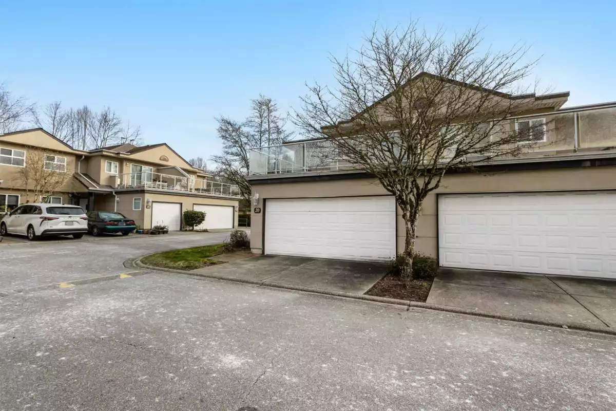 Hot Tub / Spa Photo of 20 15875 84 Avenue, Surrey, BC