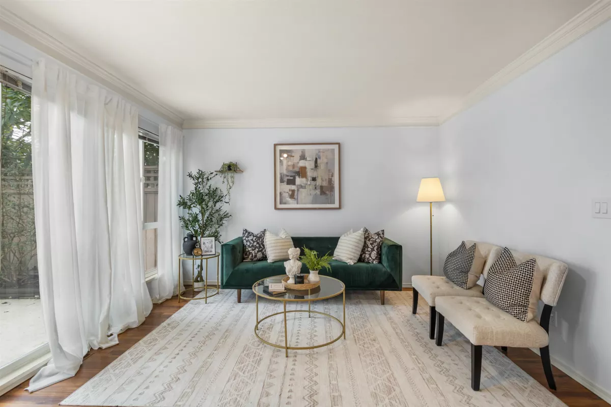Kitchen Photo of 20 15875 84 Avenue, Surrey, BC