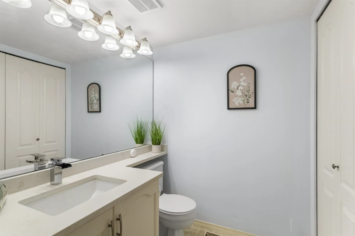 Mudroom Photo of 20 15875 84 Avenue, Surrey, BC